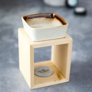 kominek do wosków sojowych z jasnego drewna