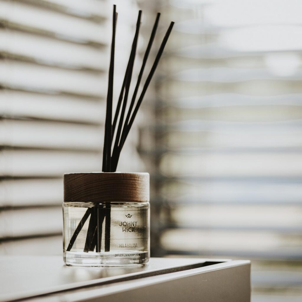 dyfuzor zapachowy z patyczkami